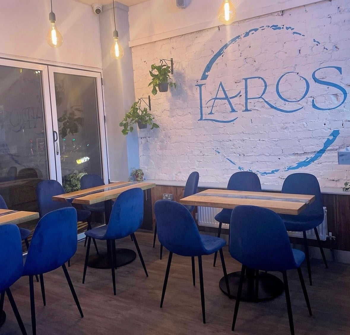 Laros Greek Street Food - £15 voucher for £10